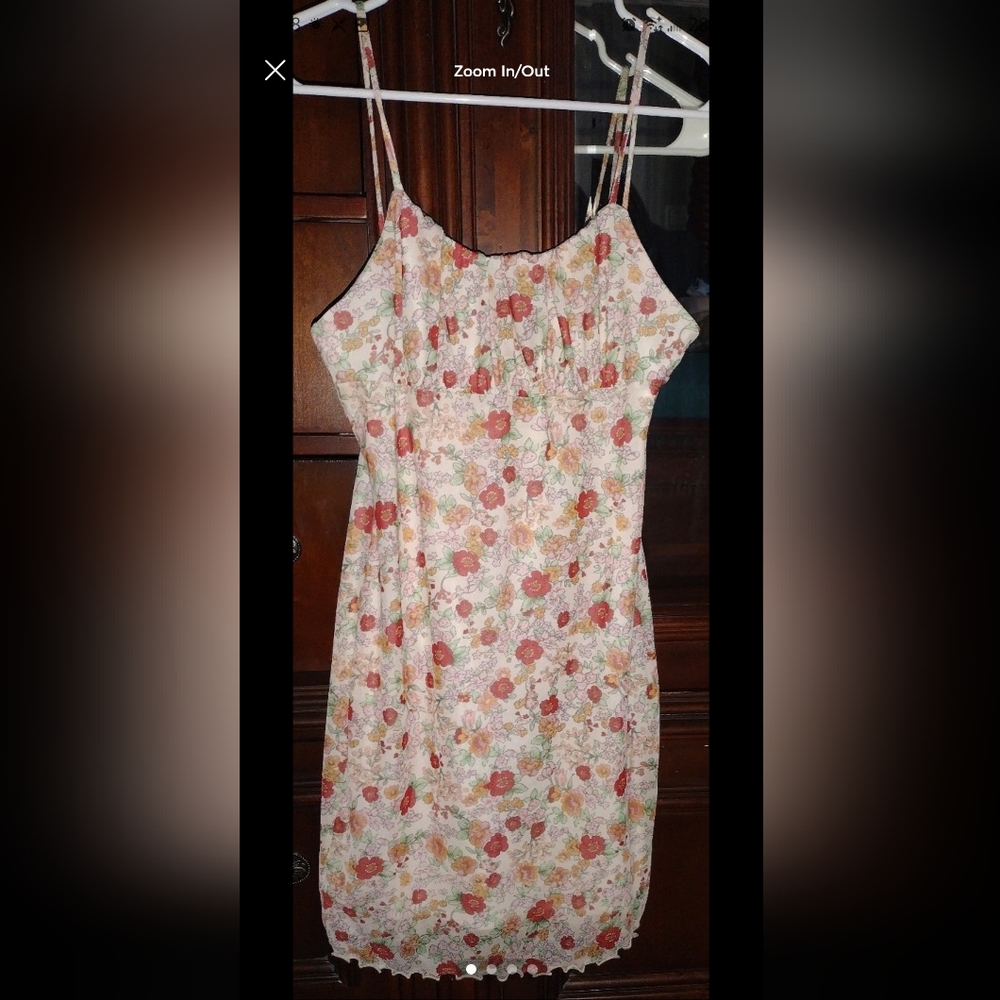 Dress - Picture 3 of 6